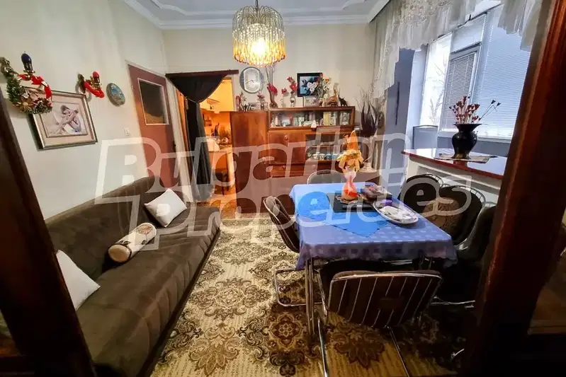 Тристаен апартамент в Шумен, Център