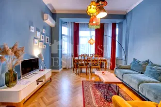 Тристаен апартамент в София, Център