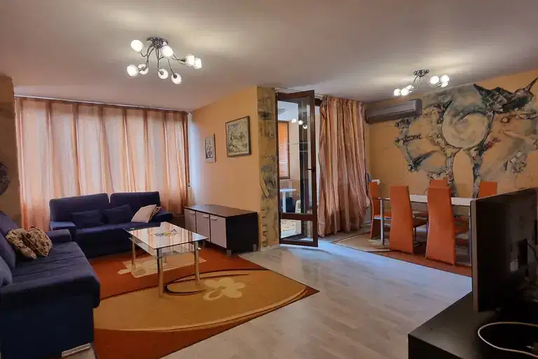 Тристаен апартамент в Пловдив, Център