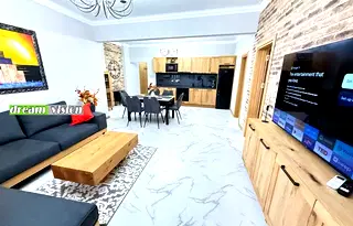 Тристаен апартамент в София, Център