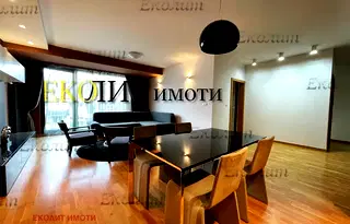 Тристаен апартамент в София, Център