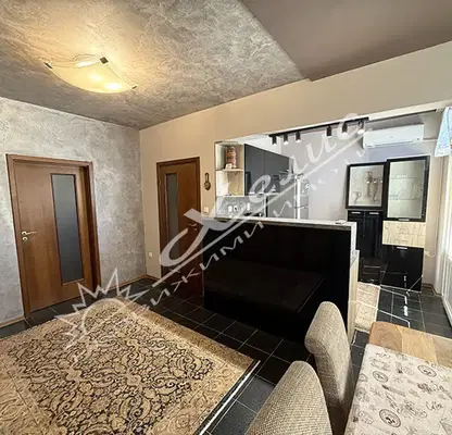 Снимка 5 — Тристаен апартамент в Бургас, Център
