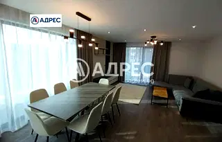 Тристаен апартамент в Раз, Център