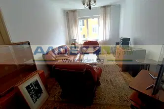 Тристаен апартамент в София, Център
