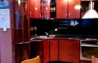 Тристаен апартамент в Перник, Център