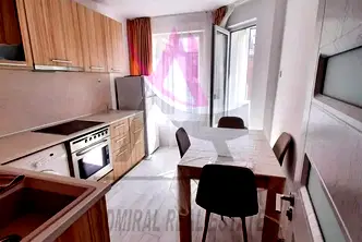 Тристаен апартамент във Варна, Център
