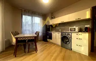 Тристаен апартамент във Варна, Център