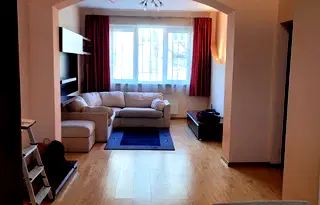 Тристаен апартамент в София, Център