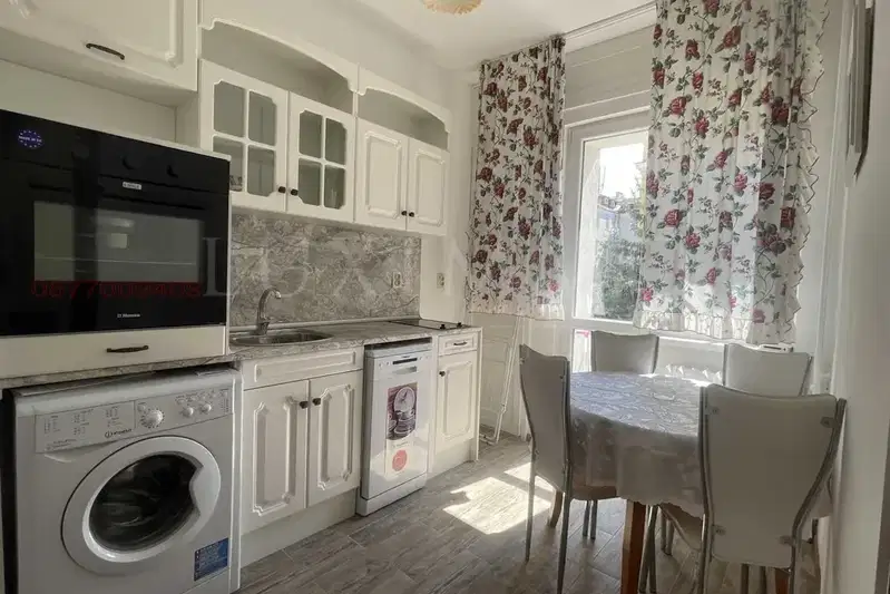 3-bedroom apartment in Plovdiv, Centyr