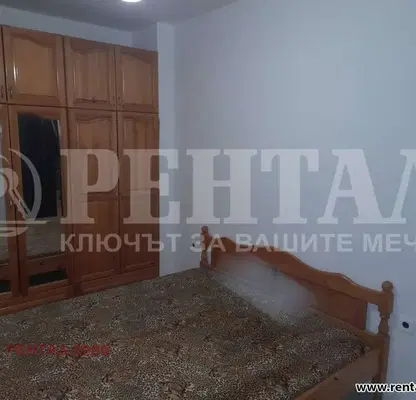 Снимка 3 — Тристаен апартамент в Пловдив, Център