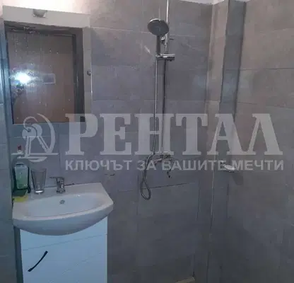 Снимка 5 — Тристаен апартамент в Пловдив, Център