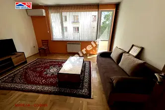 Тристаен апартамент в София, Център