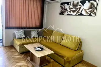 Тристаен апартамент във Велико Търново, Център