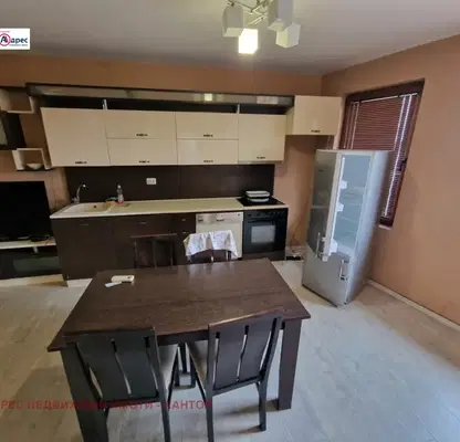 Photo 2 — 3-bedroom apartment in Pazardjik, Centyr