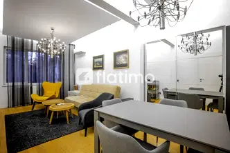 Тристаен апартамент в София, Център