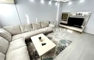 Тристаен апартамент в Раз, Център