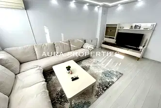 Тристаен апартамент в Раз, Център