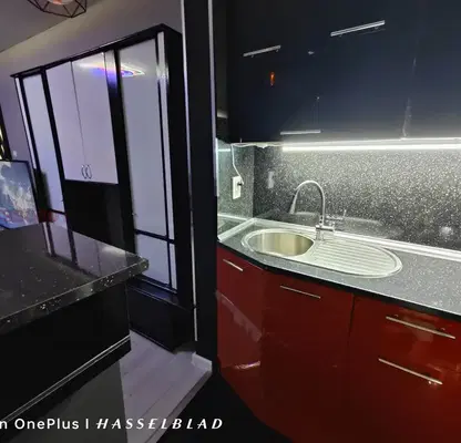 Снимка 3 — Тристаен апартамент с тераса в Център, София