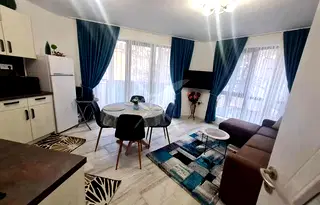 Тристаен апартамент във Варна, Център