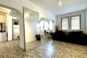 Тристаен апартамент в София, Център