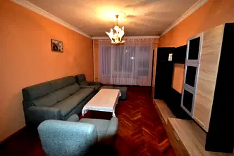 Тристаен апартамент в Перник, Център