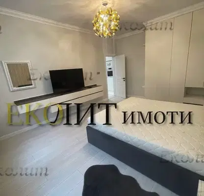Снимка 5 — Тристаен апартамент в София, Център