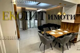 Тристаен апартамент в София, Център