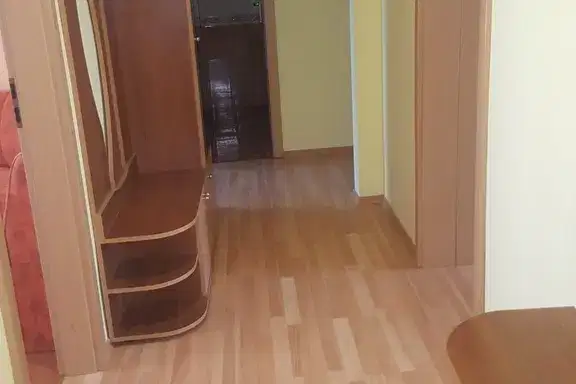 Тристаен апартамент във Велико Търново, Център