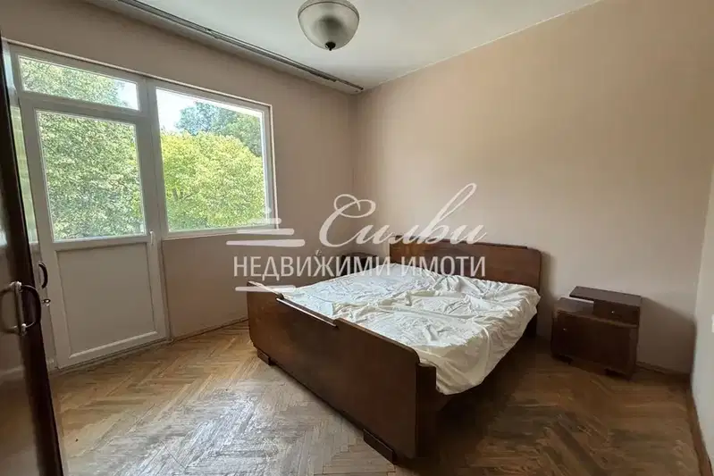 Тристаен апартамент в Шумен, Център