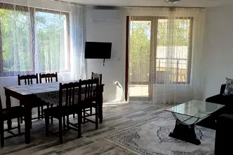Тристаен апартамент във Велико Търново, Център