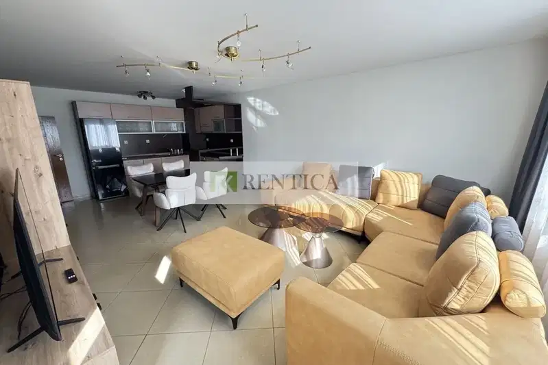 3-bedroom apartment in Varna, Centyr