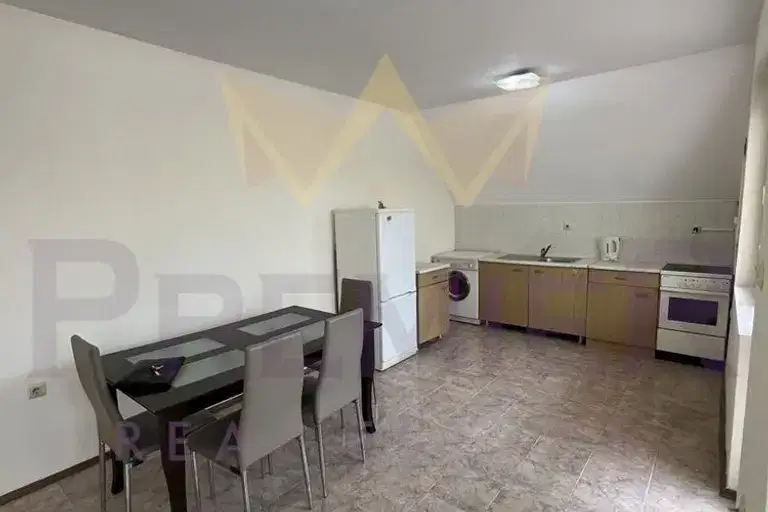 3-bedroom apartment in Varna, Centyr