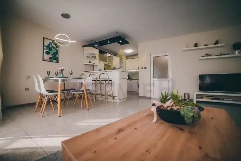 3-bedroom apartment in Varna, Centyr