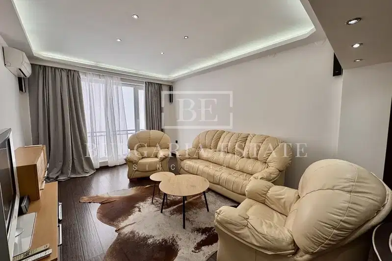 3-bedroom apartment in Varna, Centyr