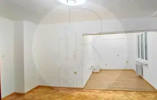 Тристаен апартамент в София, Център