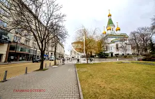 Тристаен апартамент в София, Център
