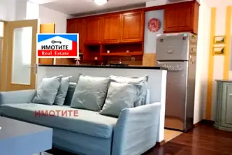 Тристаен апартамент в София, Център