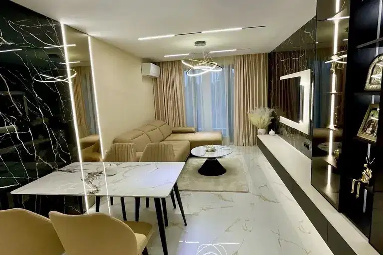 3-bedroom apartment in Plovdiv, Centyr