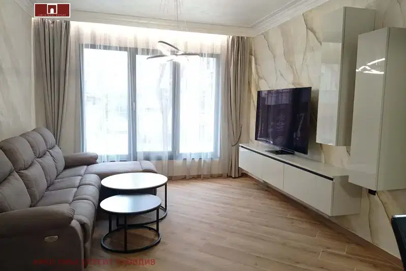 3-bedroom apartment in Plovdiv, Centyr