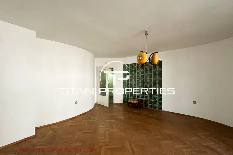 3-bedroom apartment in Burgas, Centyr
