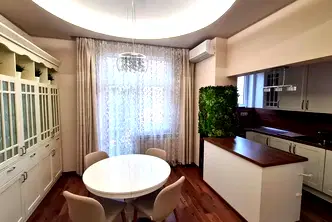 Тристаен апартамент в София, Център