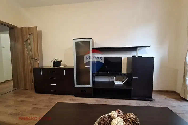 Тристаен апартамент във Варна, Чайка