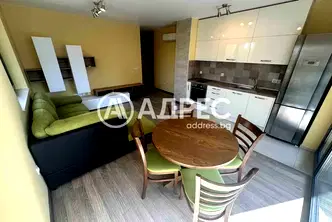 Тристаен апартамент в София, Дианабад