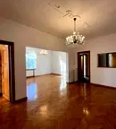 Тристаен апартамент в София, Докторски паметник
