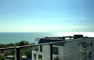 Тристаен апартамент с гледка море и паркомясто в Галата, Варна
