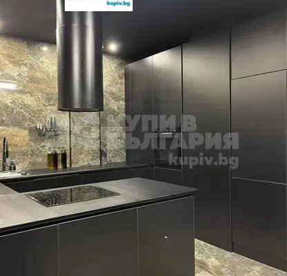 Снимка 3 — Тристаен апартамент във Варна, Галата
