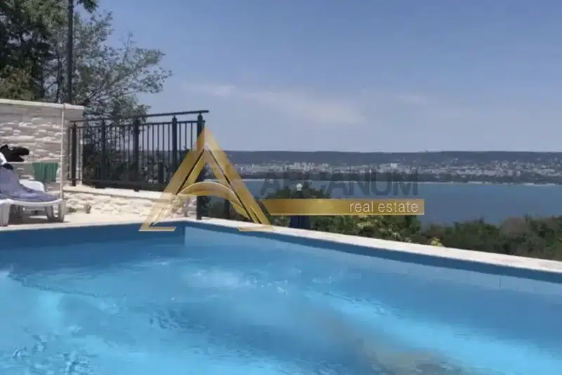 3-bedroom apartment in Varna, Galata