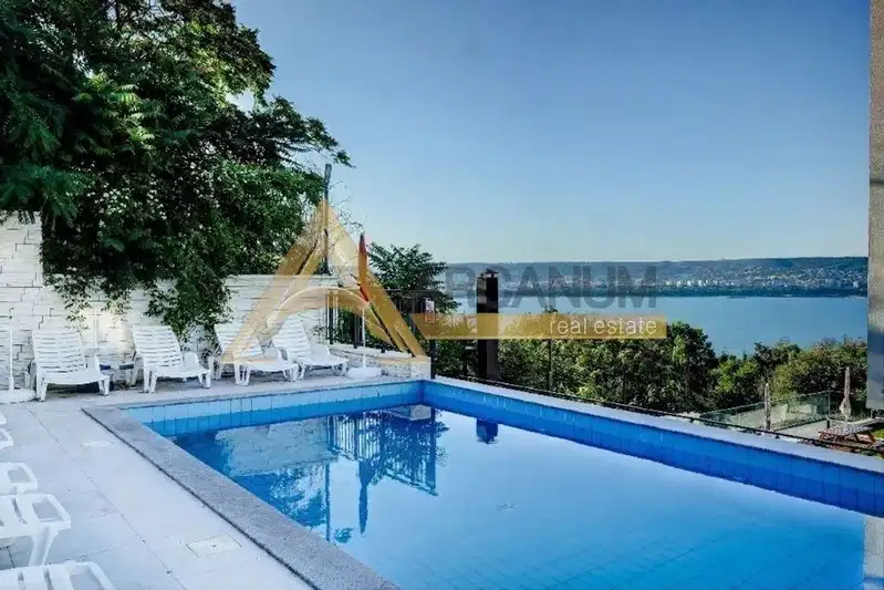 3-bedroom apartment in Varna, Galata