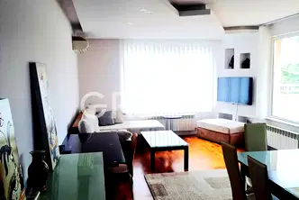 Тристаен апартамент в София, Гео Милев