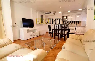 Тристаен апартамент в София, Гео Милев